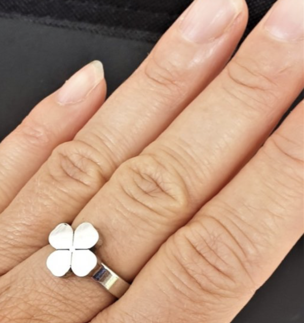 Four-Leaf Clover Classic Ring - Image 3