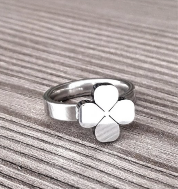 Four-Leaf Clover Classic Ring